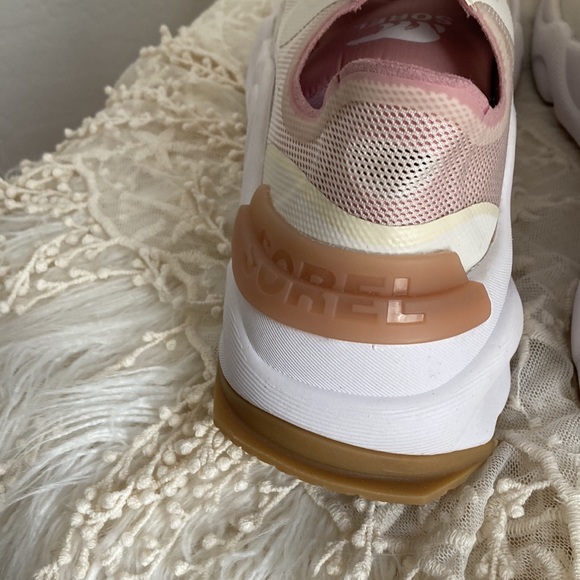 Sorel Kinetic RNEGD Float Shoes - Woman Size 6.5 Color Chalk Pink - Picture 6 of 8